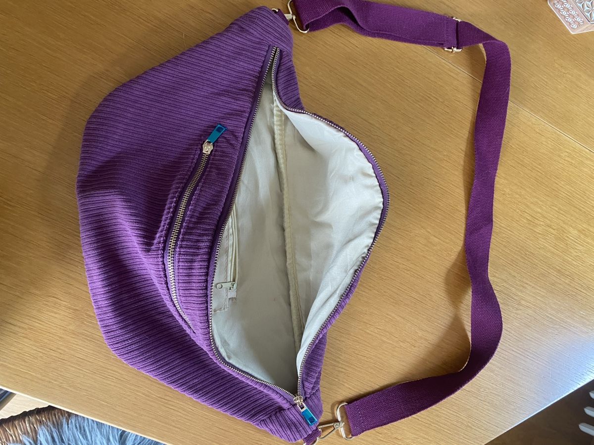 Borse: Purple Corduroy Sling Bag Width 35cm Good Condition – Nuovo (secondo la descrizione) da Zürich venduto da oci_qh9f 3
