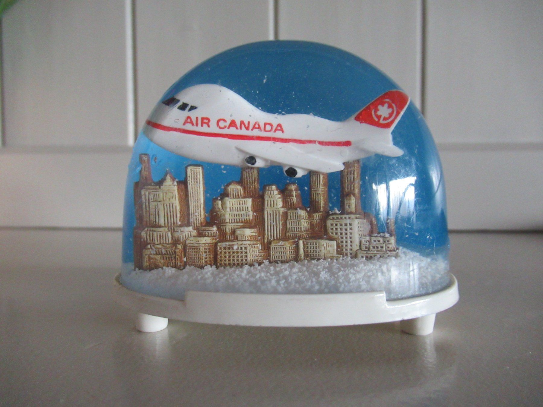 Statuette: Air Canada  Alt Selten Schneekugel – Usato da Trimbach venduto da donlyn