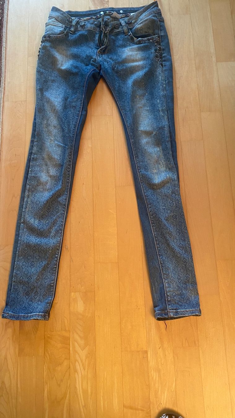 Jeans: Jeans mit Strasssteinen – Gebraucht aus luzern von bar_5gtr 6