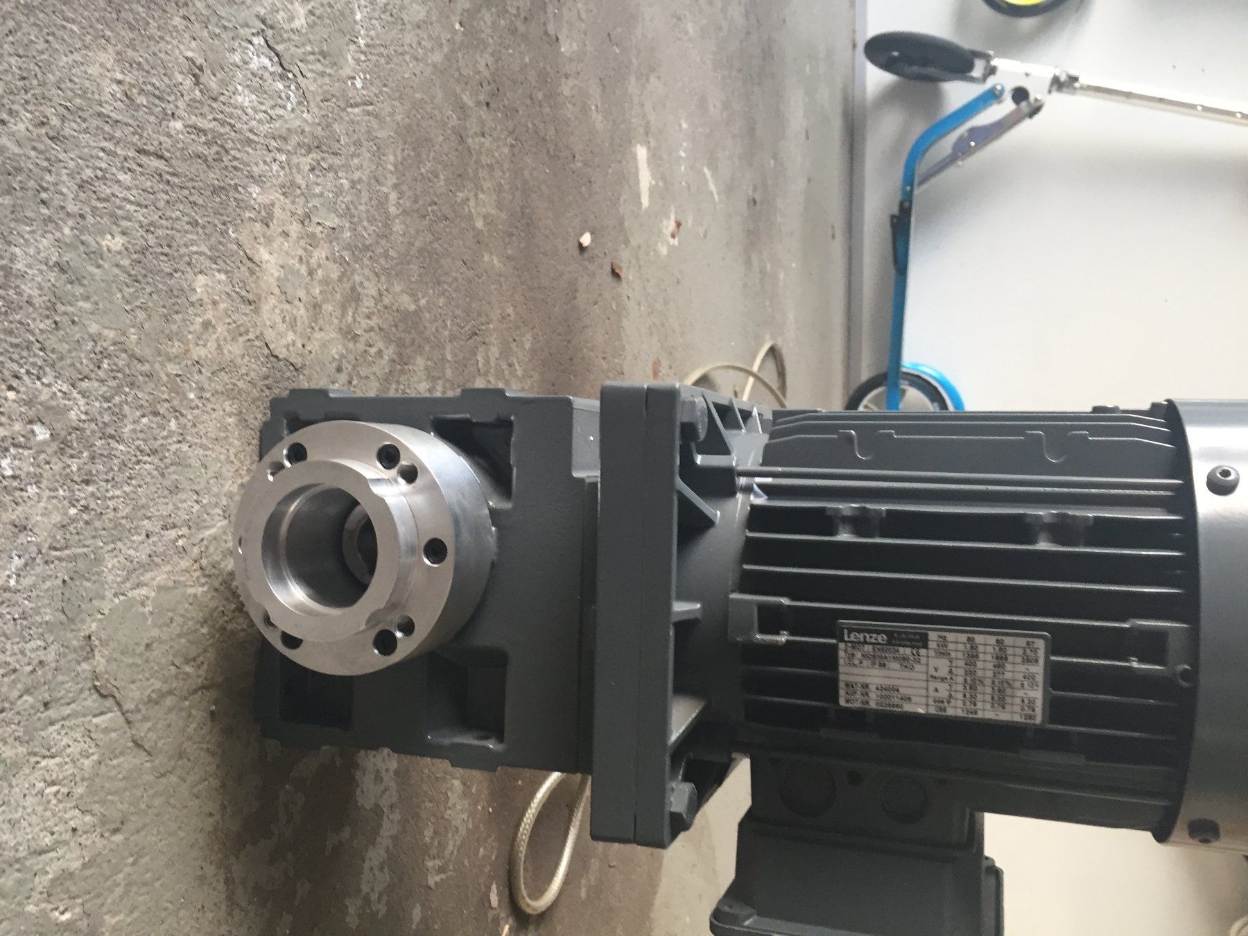 Motori: Drehstrommotors Lenze – Usato da Mönchaltorf venduto da kotofo 2