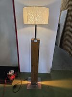 Artnic Stehlampe mit Lampenschirm und Ambiante LED 