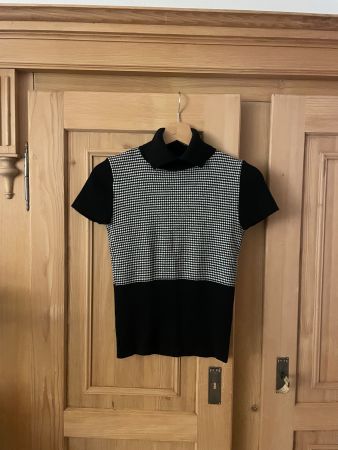 Sisley Rollkragentop Gr. S 50% Wolle schwarz/weiss