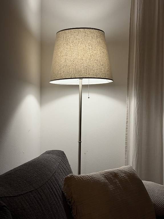 Ikea Lampen: Lampada da terra – Gebraucht aus Bellinzona von axe_tx72