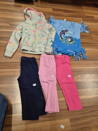 Somnerkleider kurzeleggings Tshirt jacke gr 116/122 K5