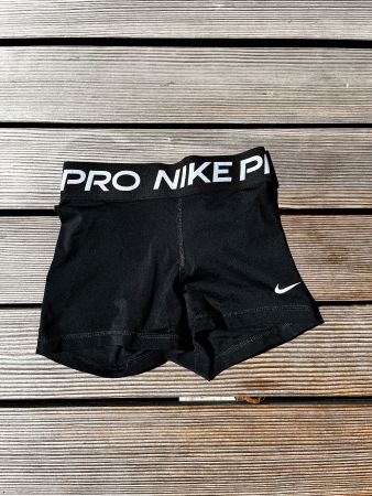 Nike Pro kurze Sporthosen schwarz Grösse XS, gebraucht