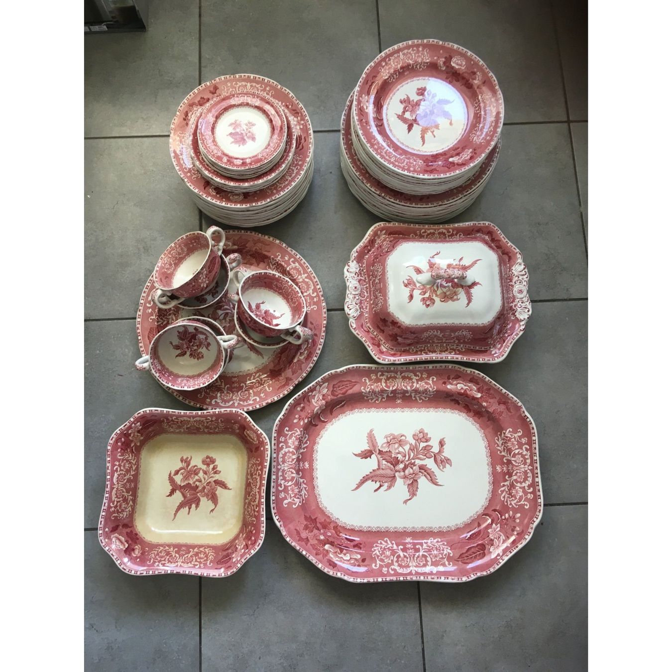 Spode Geschirrsets: Englischer Geschirrservice, Spode Copeland Pink Camilla – Gebraucht aus Bertschikon-Gossau von Mosk