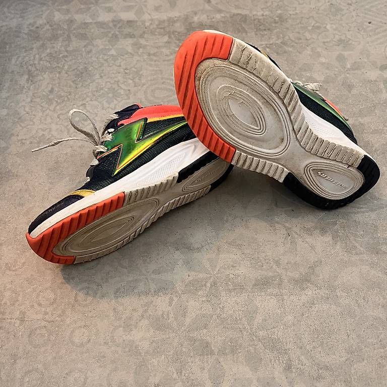 Scarpe per ragazze: Skechers Sneakers Gr. 33 – Usato da Hochdorf venduto da o0simone0o 2
