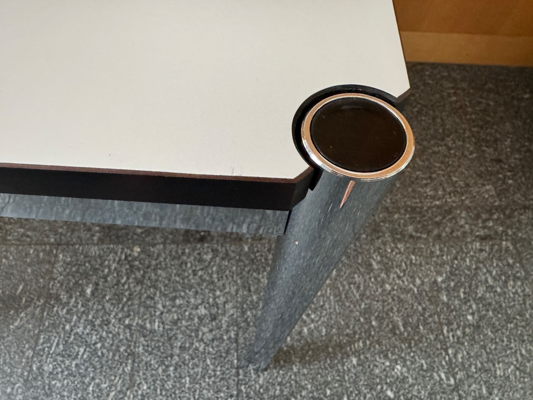 USM Tische: USM Tisch Weiss 75x75 cm – Gebraucht aus Zürich von turicum2008 5
