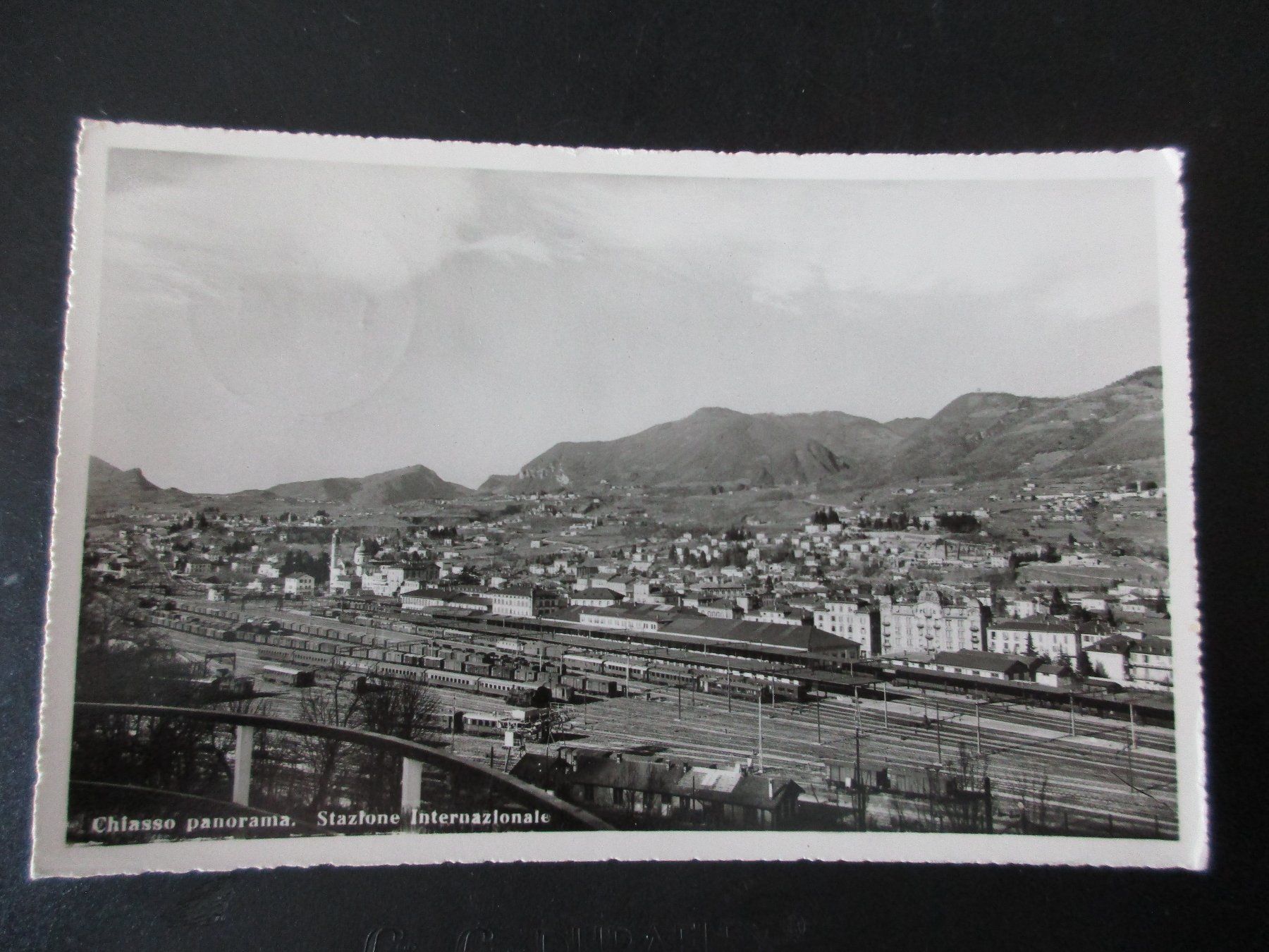 Cartoline postali: CHIASSO Stazione Int. / Gel. 1949 / Ansichtskarte – Usato da Eschenbach LU venduto da Jack1711