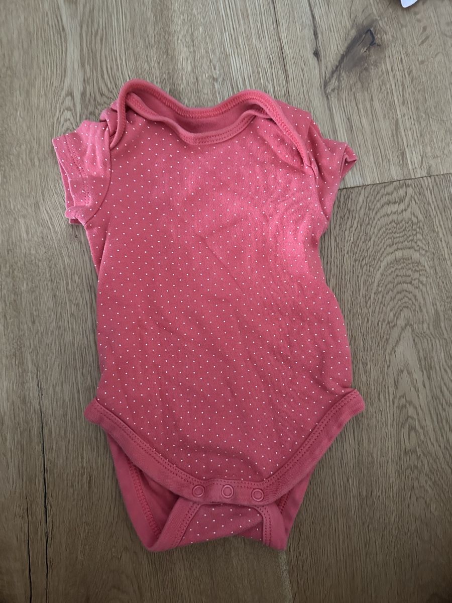 Lotti & Set di vestiti: Strampler kurzarm Grösse 56 4er Set guter Zustand – Usato da Sempach venduto da chruettimann 2