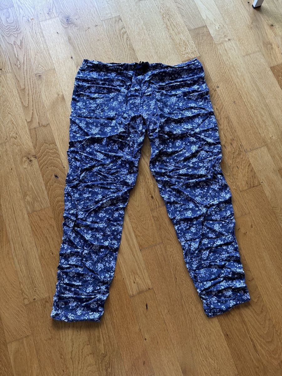 H&M Pantaloni: Schlafanzughose Blumenmuster H&M Gr. 34 – Usato da Davos Wolfgang venduto da glo_6dm2