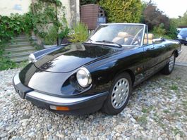 Alfa-Roméo Spider 2.0