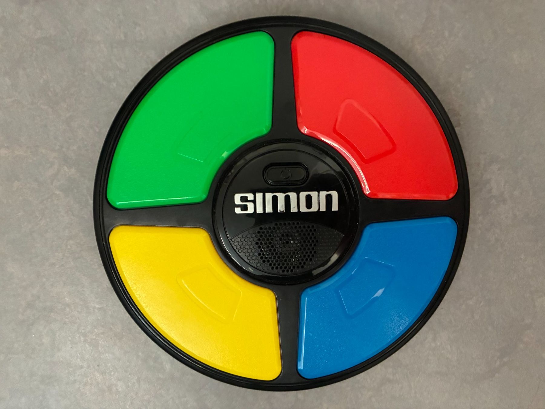 Spiele: Gedächnisspiel Simon retro – Gebraucht aus Watt von alice50