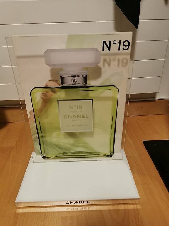 Chanel Profumi & Eau de Toilette: Chanel Parfüm Ständer, N19 – Usato da Winterthur venduto da lor_5vlb
