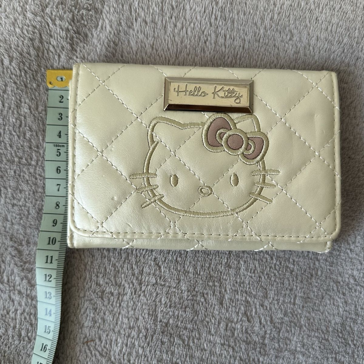 Hello Kitty Portemonnaie: Portefeuille Hello Kitty Vintage Sanrio – Gebraucht aus Givisiez von dor_xb9k 4