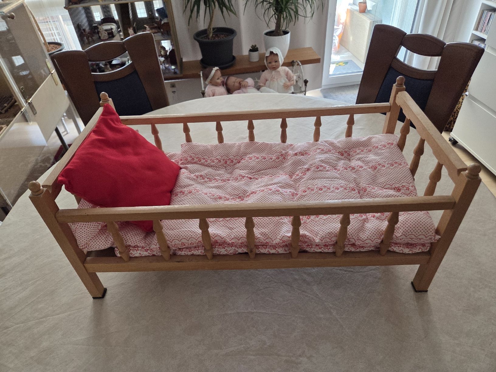 Spielzeuge: Puppenbett – Gebraucht aus Grenchen von pici04