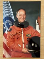 Autographe de l’astronaute suisse Claude Nicollier - NASA