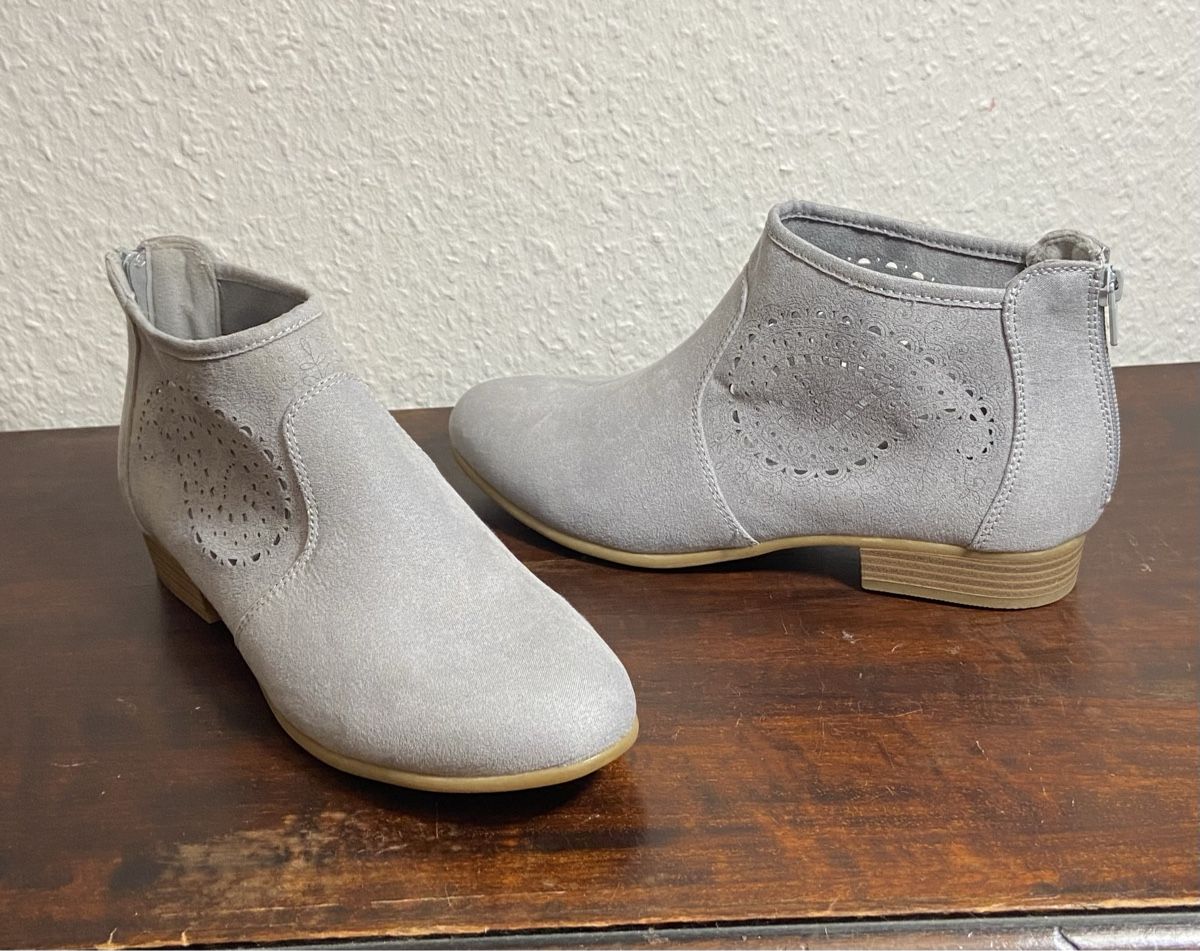 Graceland Scarpe da donna: Stiefeletten mit Lochmuster Gr. 38 hellgrau – Nuovo (secondo la descrizione) da Fislisbach venduto da KolibriSecondhand
