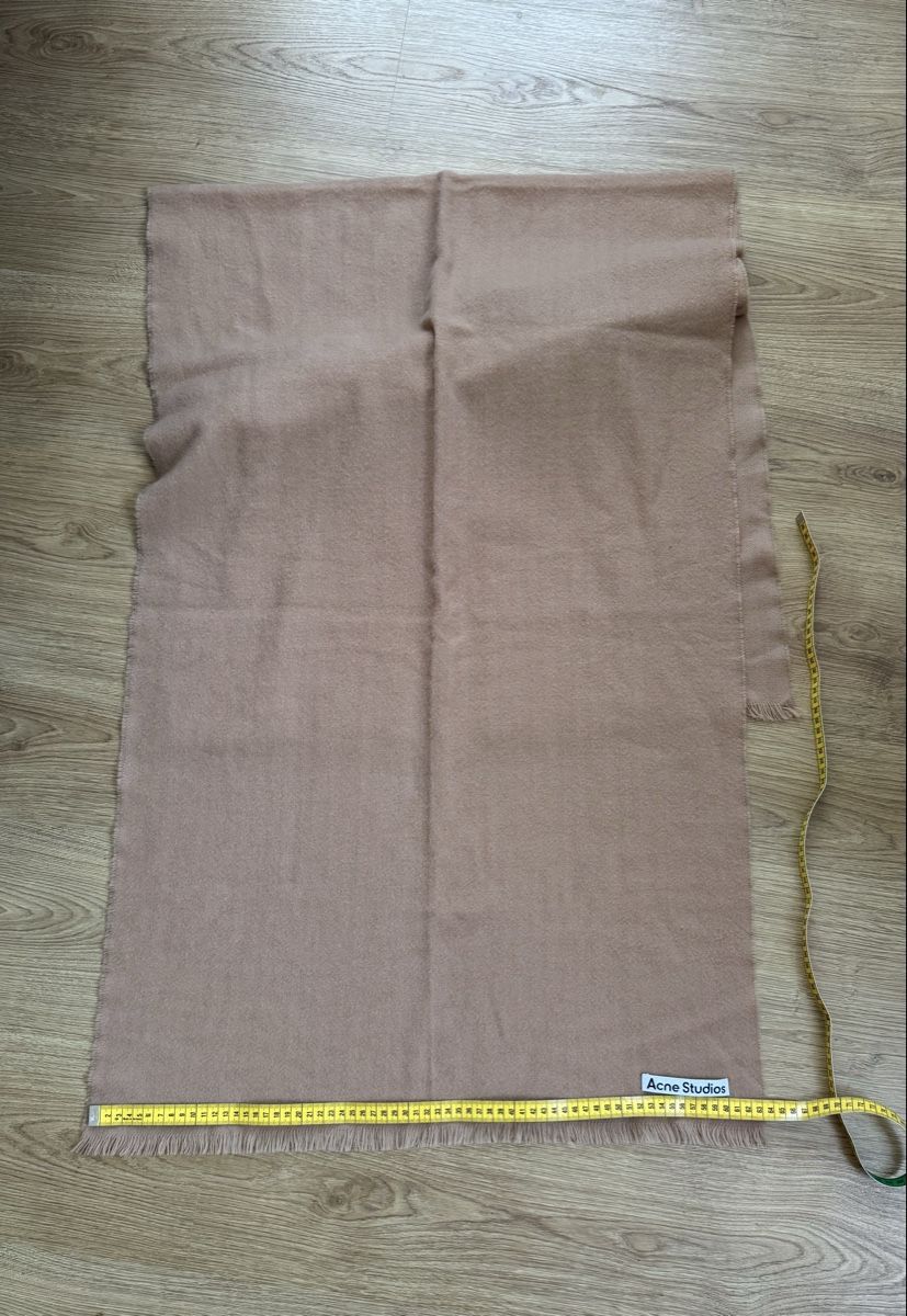Acne Studios Foulards, Tücher & Schals: Acne Studios Wool Scarf – Gebraucht aus Dinhard von emi_6jdk 1