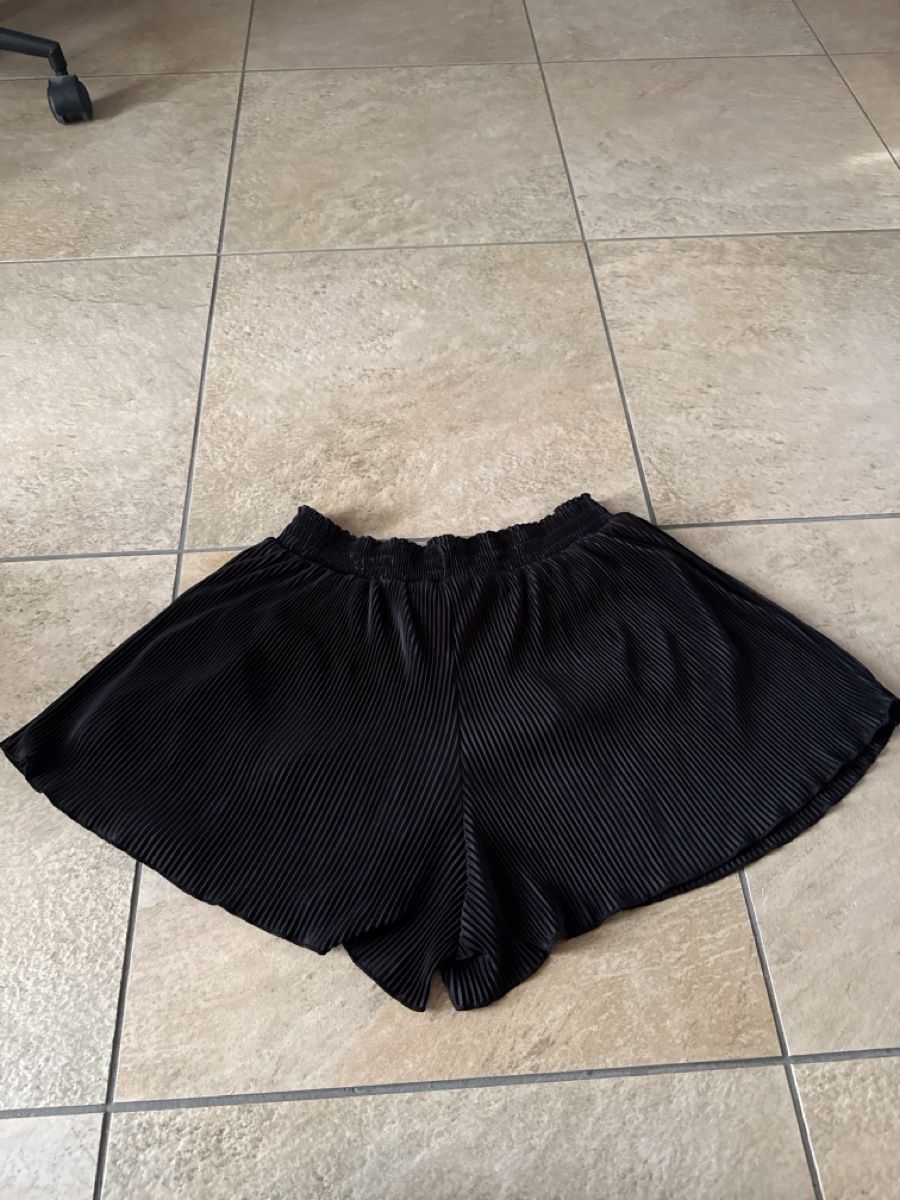 Bershka Pantaloni: Shorts von Bershka Grösse M – Nuovo e nell'imballaggio originale da Otelfingen venduto da Tommy112 2