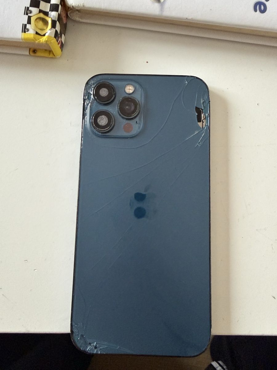 Apple Handys / Smartphones: iPhone 12 Pro Max 256 gb défectueux – Defekt aus Boncourt von sev_r66z 1