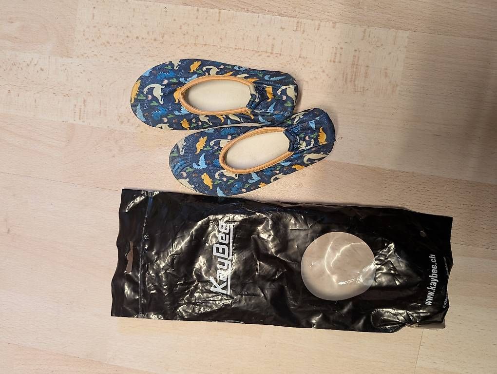 Scarpe per ragazzi: Kay Bee Turntäppeli Gr. 25 Dino – Usato da Wattwil venduto da Lilo111 1
