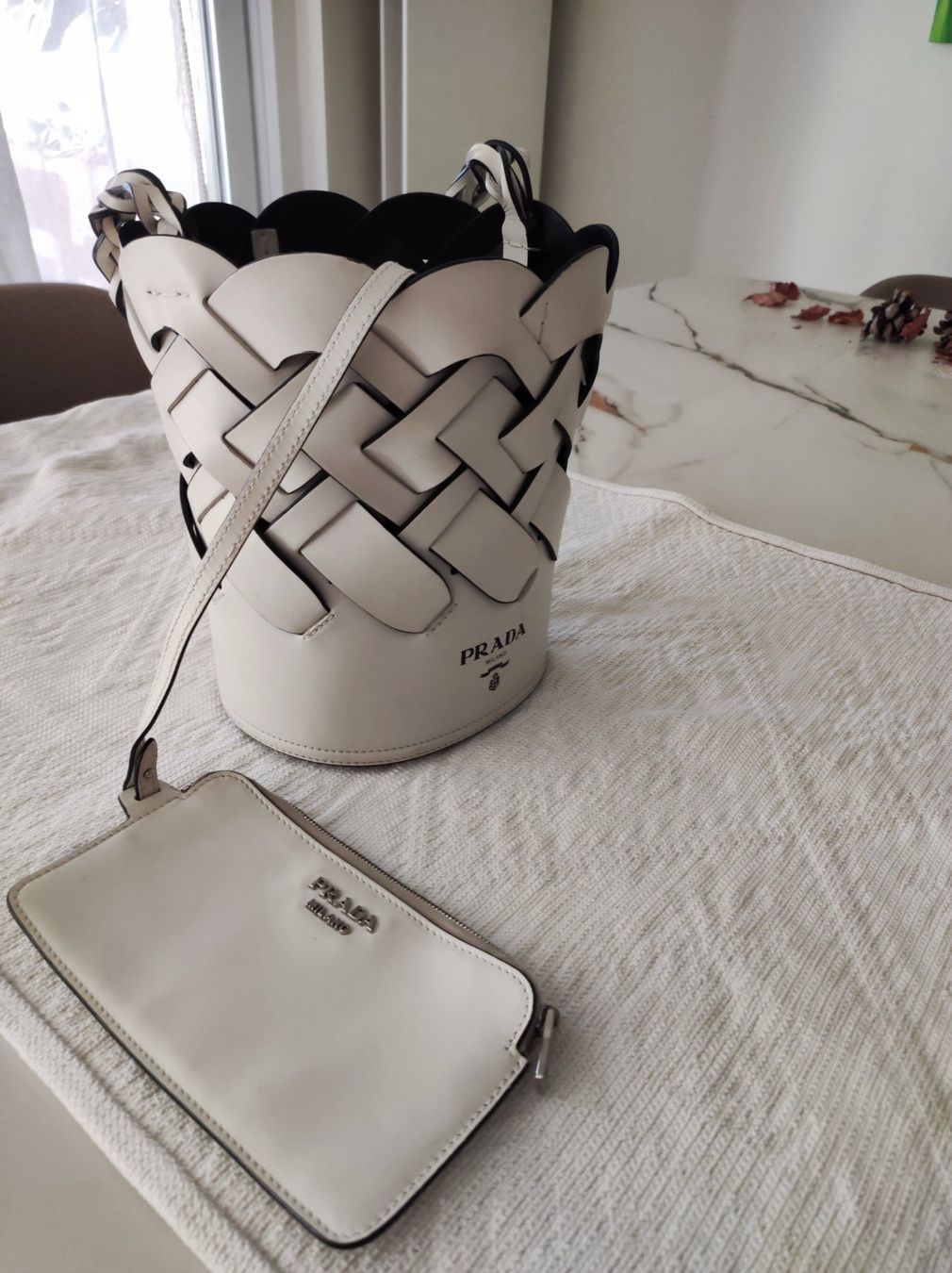 Prada Borse da donna: Prada Borsa a secchiello intrecciata bianca - Elegante! – Usato da Melide venduto da frasixy 2