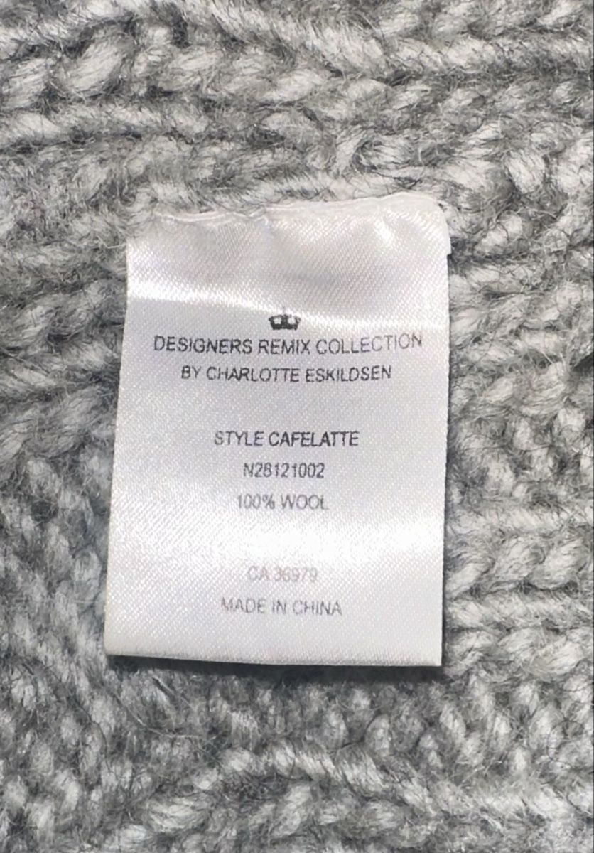 Jacken: DESIGNERS REMIX COLLECTION ONE SIZE neuwertig – Neu (gemäss Beschreibung) aus Unteraegeri von MH203 9