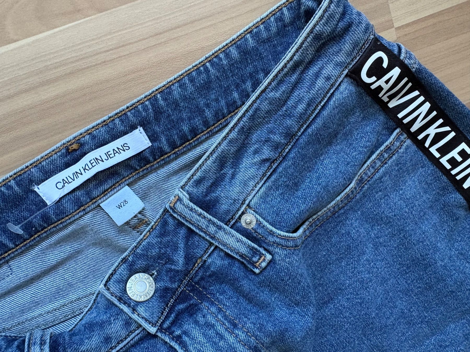 Calvin Klein Gonne: Calvin Klein Jeans Minirock – Nuovo (secondo la descrizione) da Oetwil an der limmat venduto da Sual 2
