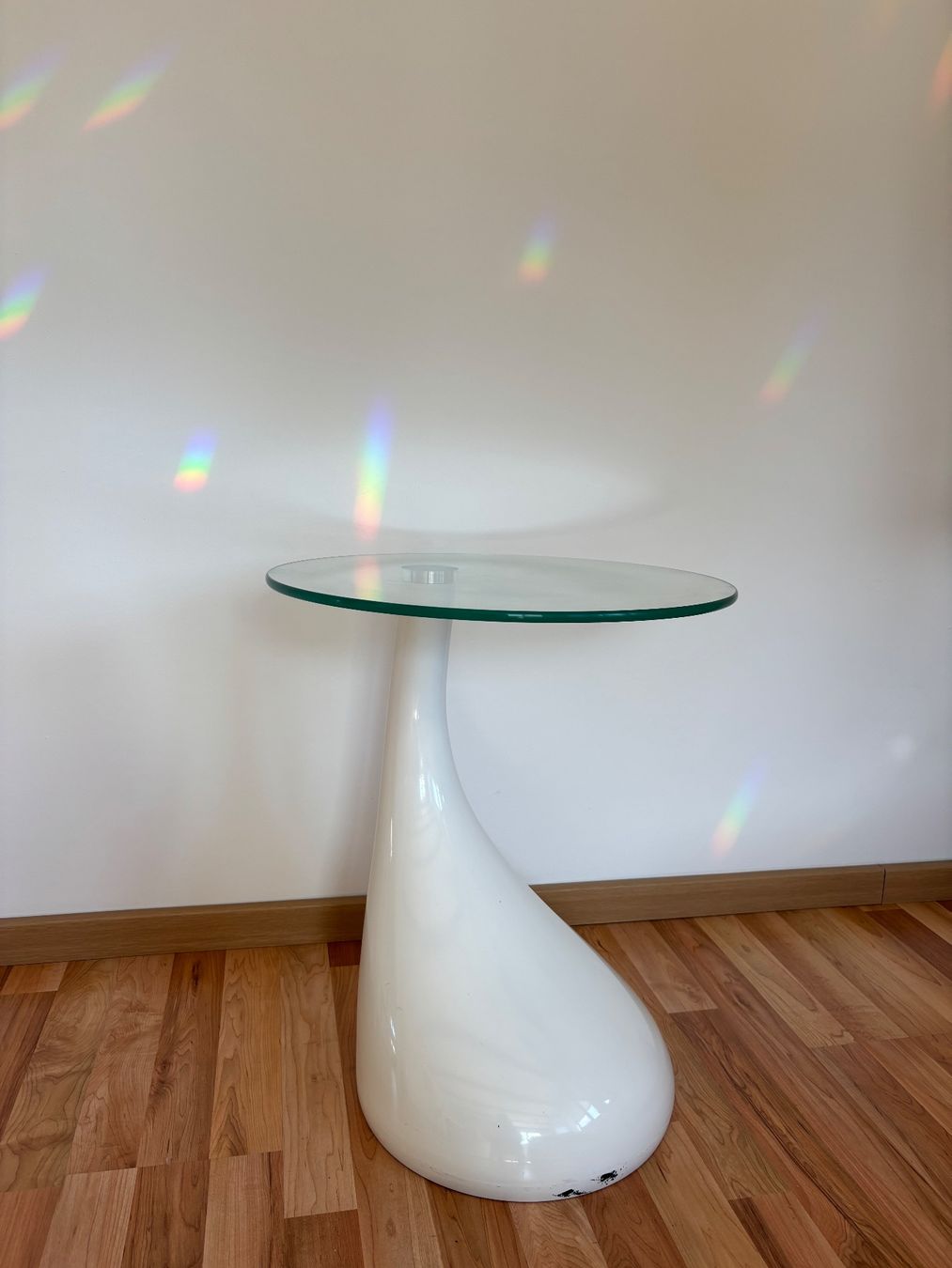 Pfister Tavoli: Beistelltisch weiss mit Glasplatte – Usato da Steinach venduto da jas_r5q9