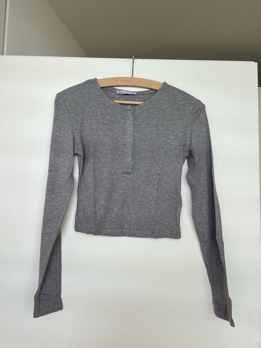 Bershka Pulls & Sweat-shirts: Pull gris près du corps – Neuf (Voir description) à Neuchâtel par Ariane_vn00