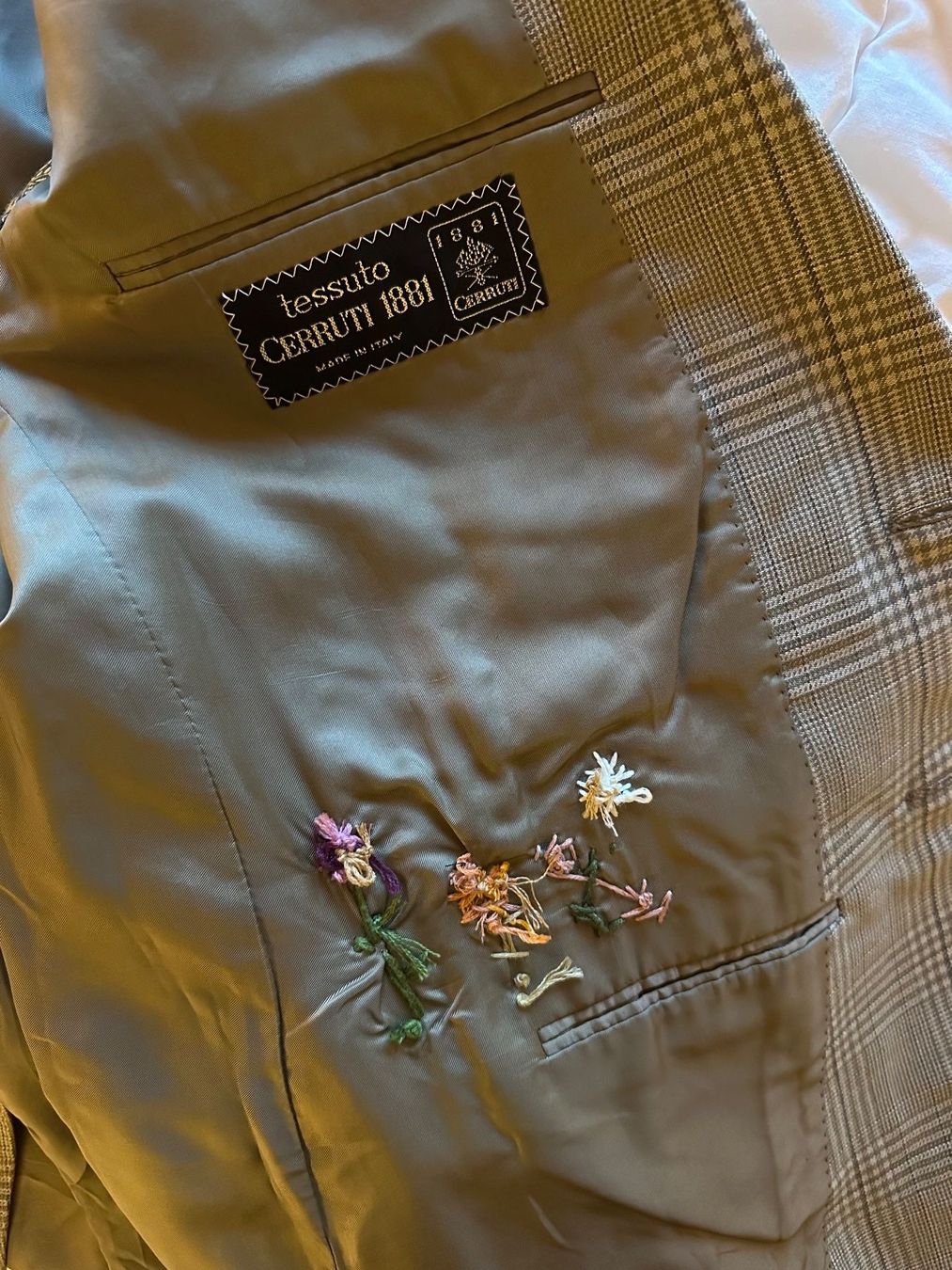 Gilets & Westen: GILET RICAMATO A MANO – Gebraucht aus Zürich von luc_spl8 5