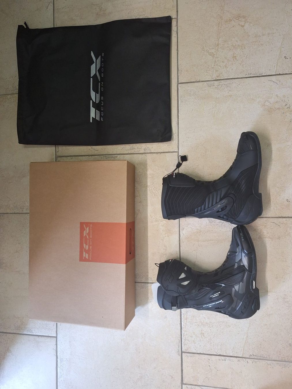 TCX Scarpe da uomo: TCX RT-Race Pro Air Motorradstiefel – Usato da Birr venduto da Bluelaguna