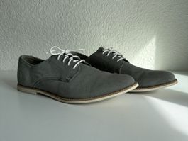 Herren Schuh, sportlich-elegant, Grösse 41, hellgrau