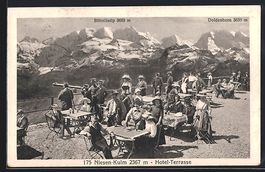 Niesen-Kulm, Hotel-Terrasse mit Gästen 
