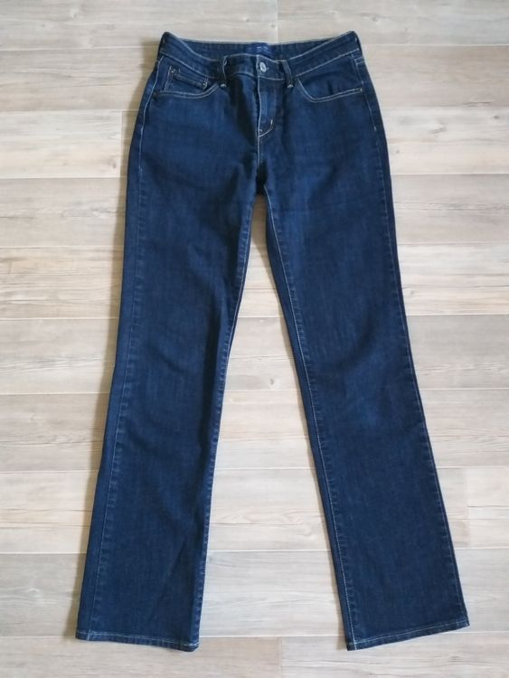 taille 28 levis en francais