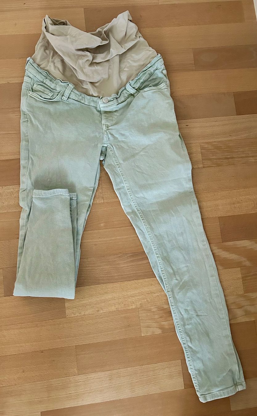 Esprit Jeans: Blassgrüne Umstandsjeans von Esprit – Usato da Zürich venduto da predisha
