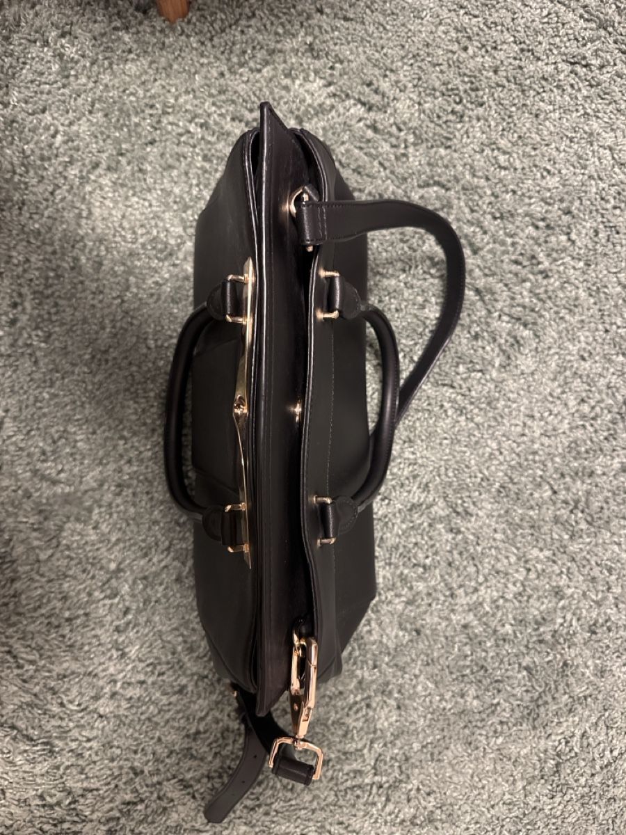 Borse da donna: Elegante Charles & Keith Handtasche, Schwarz – Usato da Dagmersellen venduto da Sloth24 2