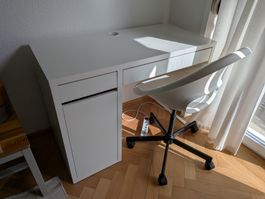 MICKE desk and ELDBERGET / MALSKÄR chair combo