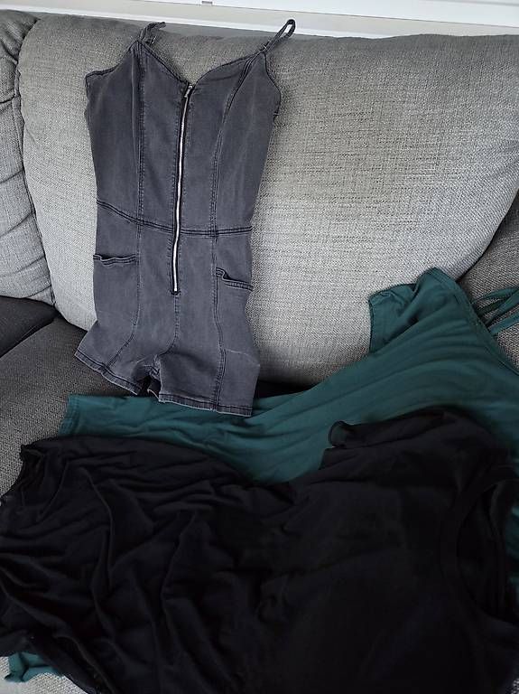 Lotti di vestiti: Sommerkleider & Jumpsuit Set Gr. S – Usato da Winterthur venduto da Janine18 1
