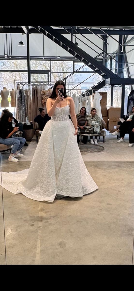 Vestiti: Hochzeitskleid  – Usato da Mels venduto da Erdem-t92