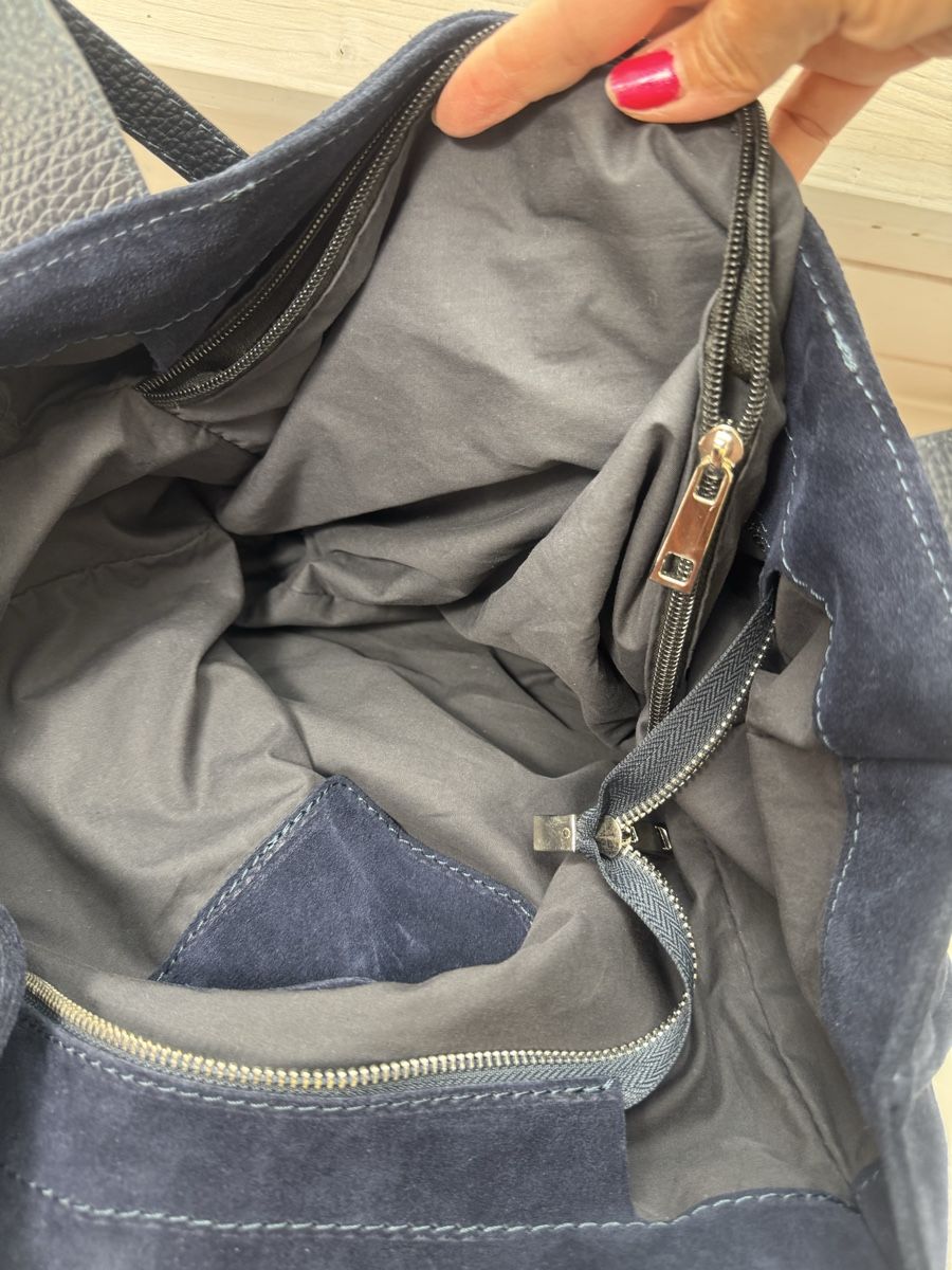Navyboot Sacs femmes: Navyboot Shoulder Bag Blue Suede Leather Large Size – D'occasion à Hurden par rac_wyf8 8