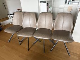 4 Stühle, Drehbare Füsse