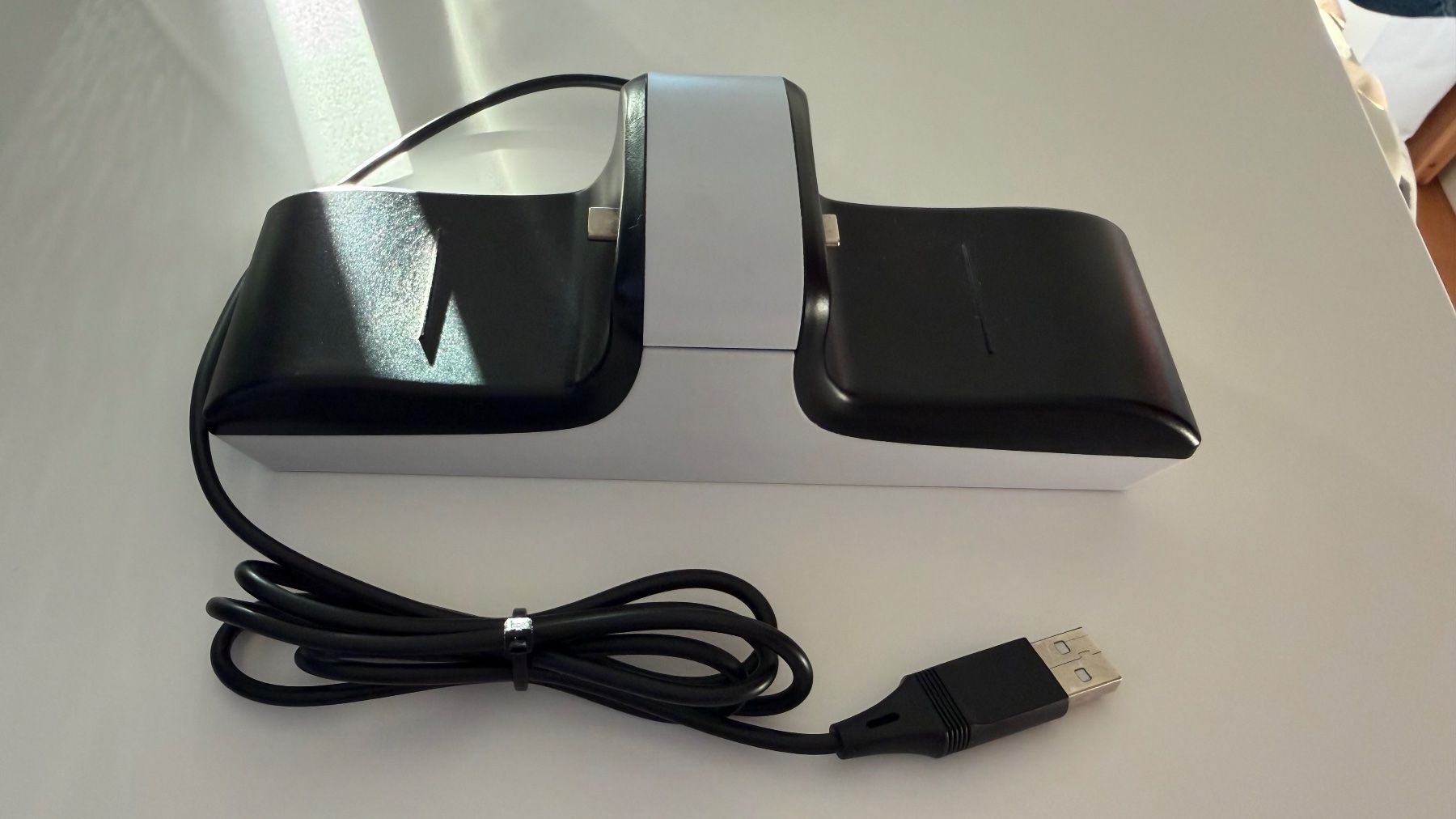 Sony Adattatori & Cavi: PS5 DualSense Controller Ladestation für 2 Controller – Usato da Schönenwerd venduto da rom_5wfy