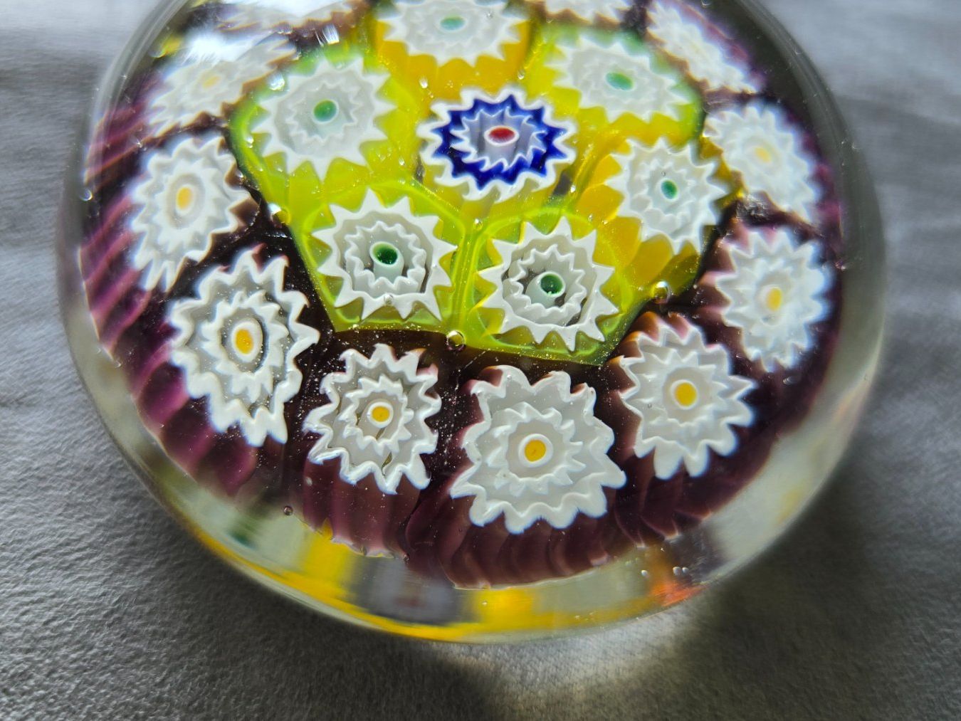 Murano Verres: Glaskugel Papiergewicht Murano Stil Blumenmuster 8 cm – D'occasion à Meggen par everydaysale 1