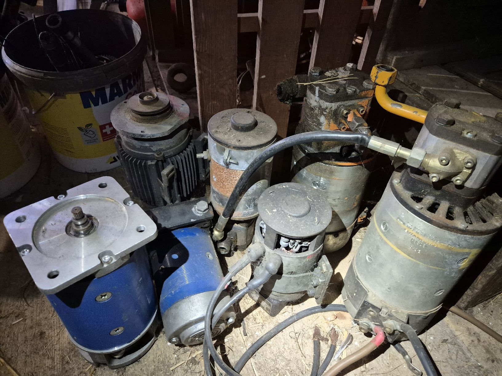 Accessori per altri veicoli: Hydraulik Pumpe Elektromotor Seilwinde Motor – Usato da Escholzmatt venduto da tinutechag 1