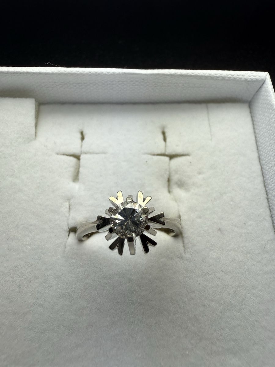 Ringe: Elegant Diamond Ring, White Gold – Gebraucht aus Troinex von Airain
