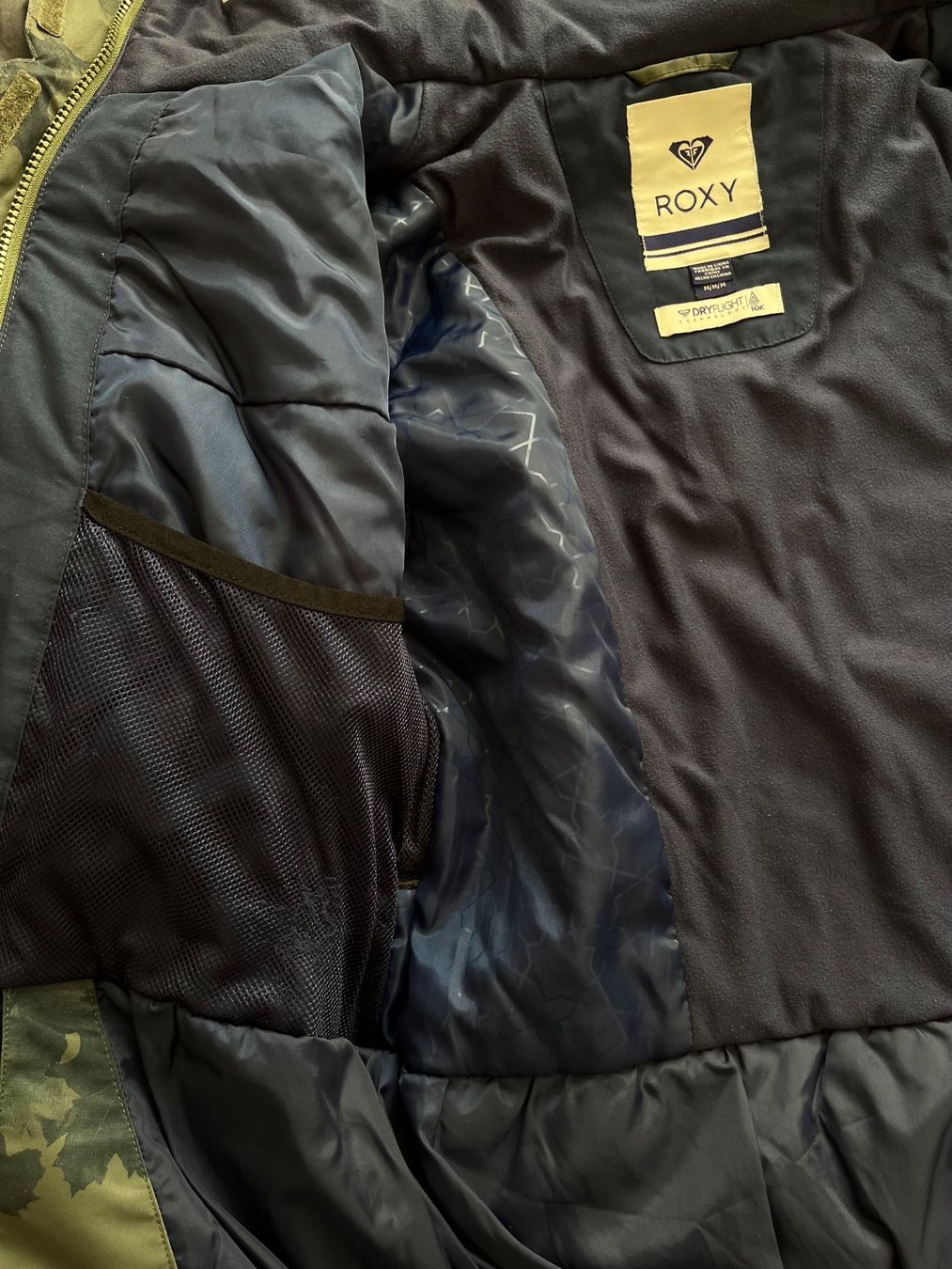 Roxy Sci: Roxy Ski-/ Snowboardjacke – Usato da Basel venduto da rey_d2s7 6