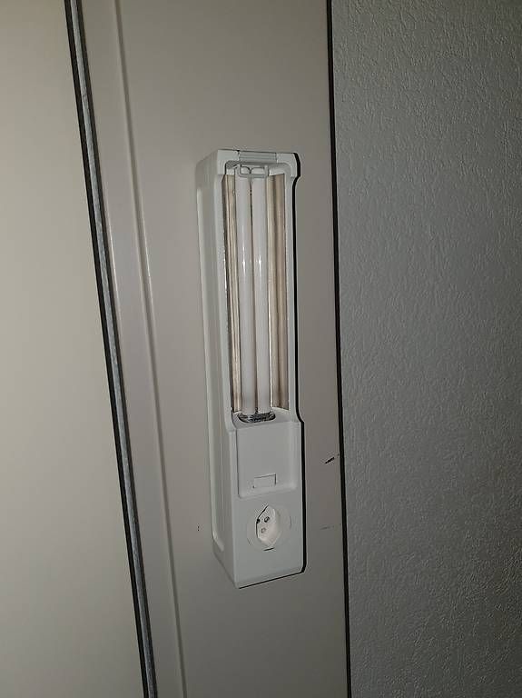 Lampen: Lampe mit Steckdose – Gebraucht aus Dottikon von damianolucia98