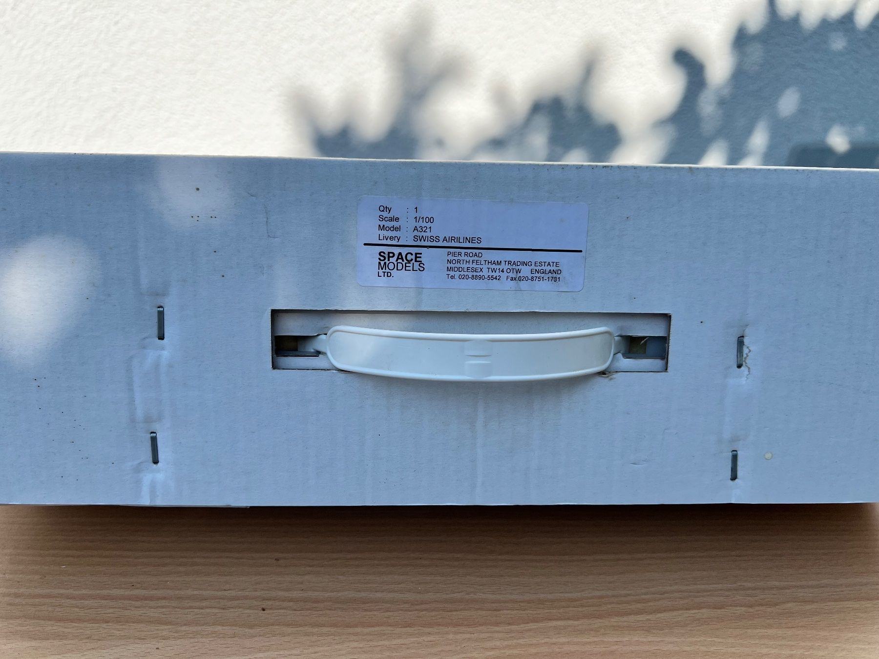 Swiss Modellbausätze & Standmodelle: Airbus Swiss A321  1:100 – Gebraucht aus Neuhausen a/Rhf von phantong